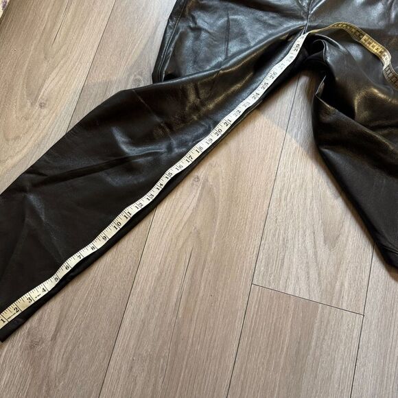Aritzia Babaton Command Cropped Mid-rise Vegan Leather Black Trousers Size 8 - Picture 2 of 12